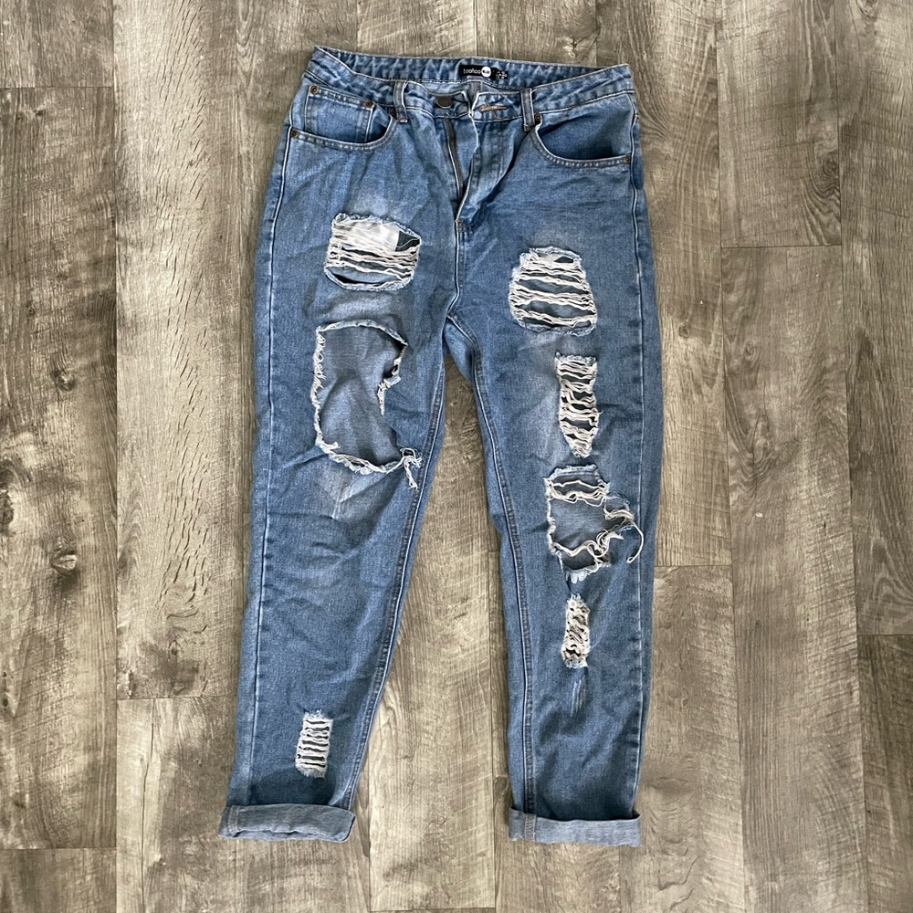 Distressed ripped mom jeans
